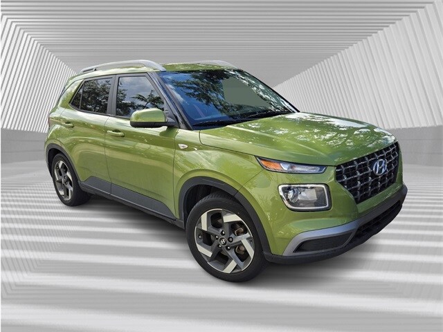 2022 Hyundai Venue SEL Limited photo 2