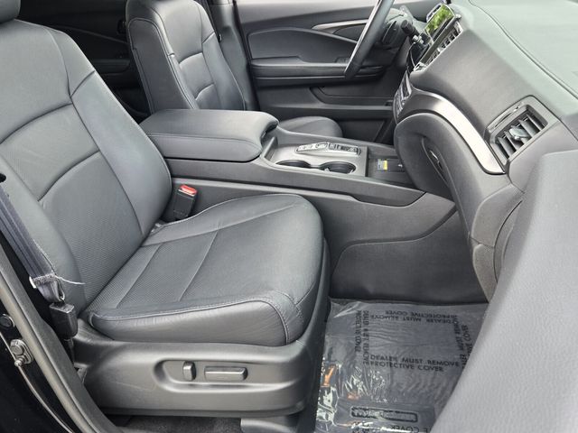 2025 Honda Passport EX-L - Photo 16