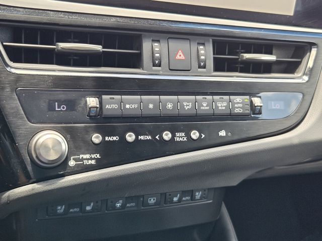 2024 Lexus ES Hybrid 300h F SPORT Handling - Photo 18