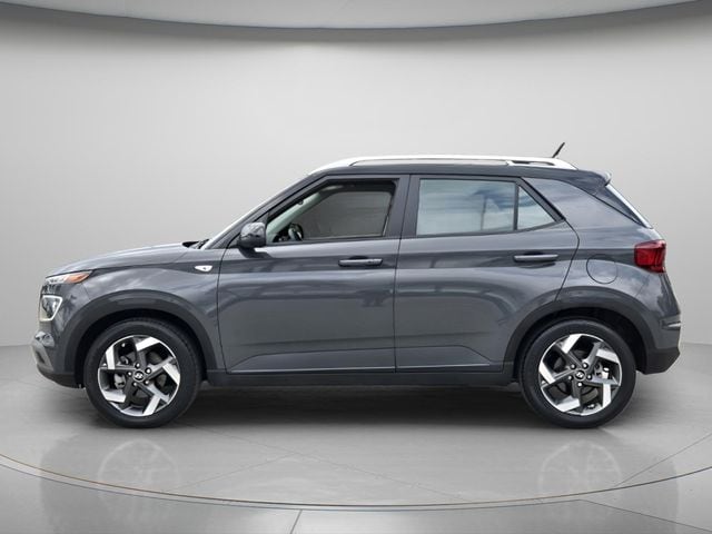 2023 Hyundai Venue Limited - Photo 3