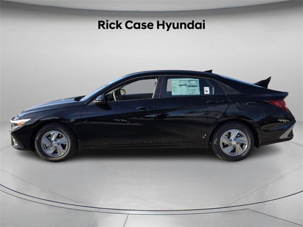 New 2026 Hyundai Elantra SE Sedan