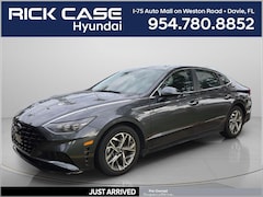Used 2023 Hyundai Sonata SEL Sedan Davie