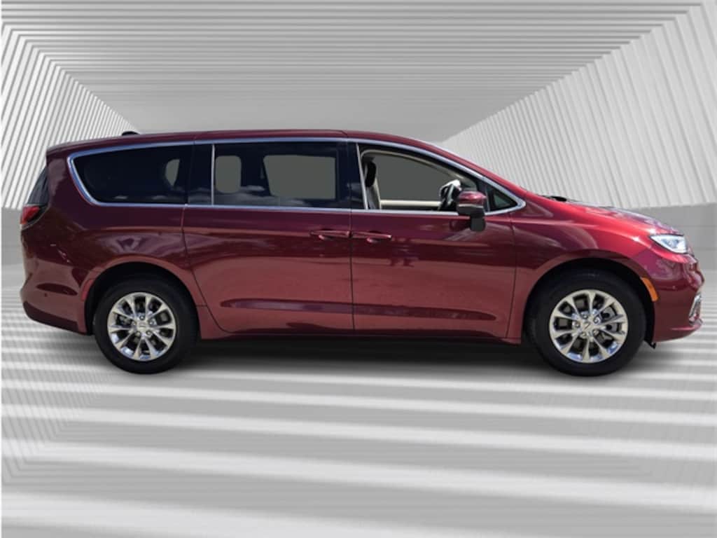 Used 2023 Chrysler Pacifica Touring L Van Passenger Van