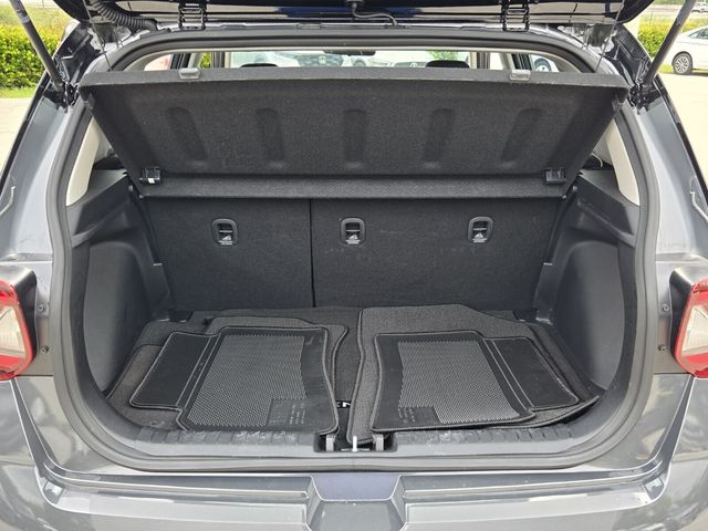 2023 Hyundai Venue Limited - Photo 13