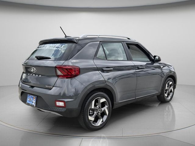 2023 Hyundai Venue Limited - Photo 7