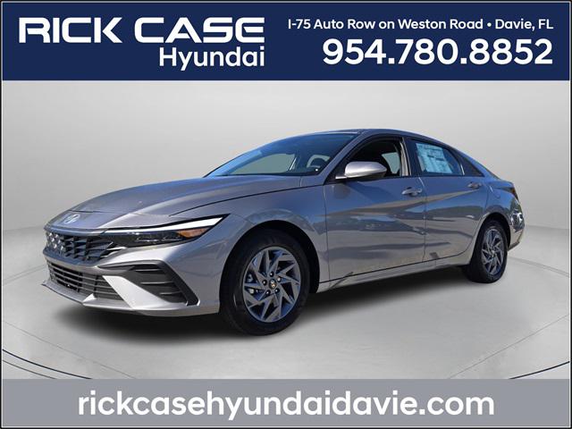 2025 Hyundai Elantra Blue's photo
