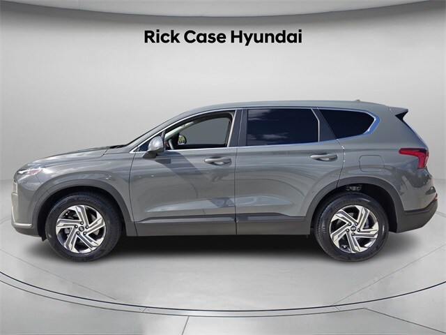 2023 Hyundai Santa Fe SE photo 2