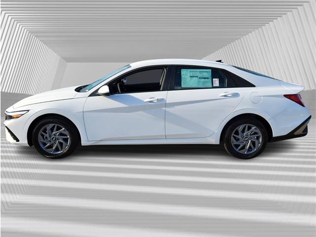 2025 Hyundai Elantra Hybrid Blue photo 2