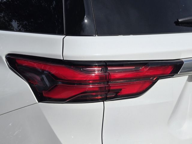 2023 Chevrolet Traverse High Country - Photo 8