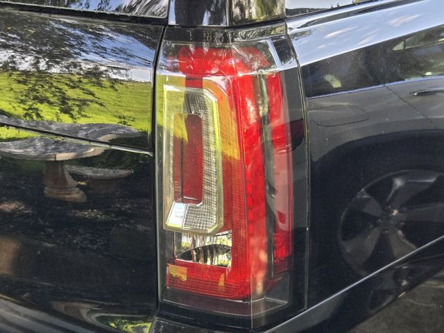 2020 GMC Yukon XL SLT - Photo 9
