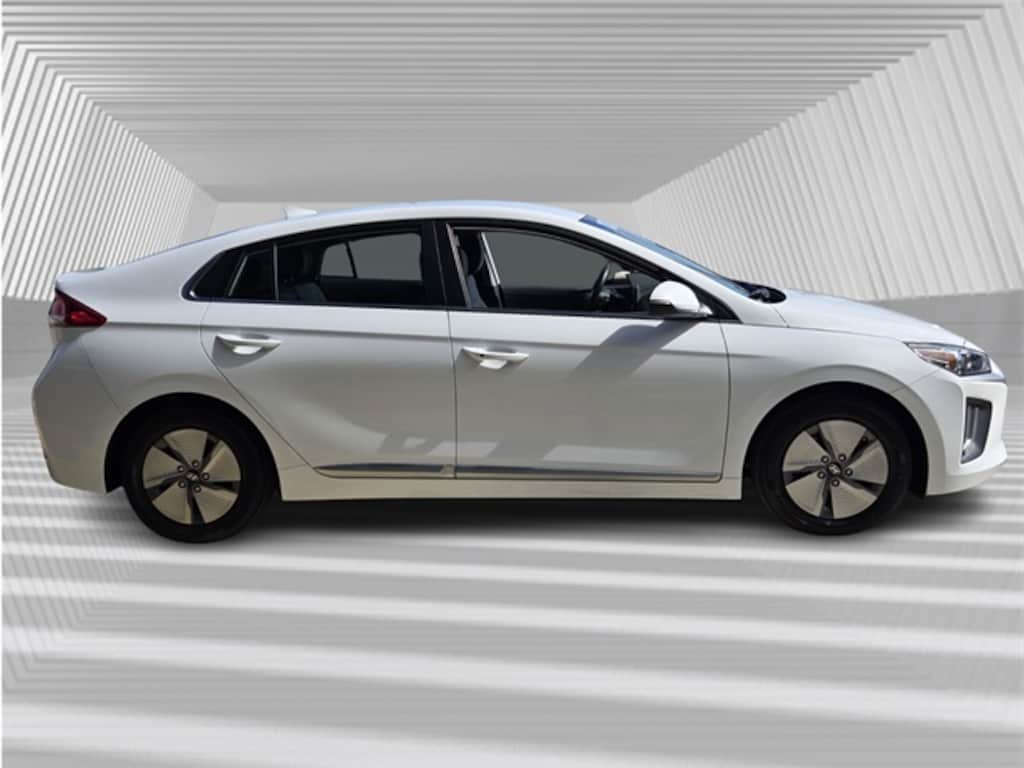 Certified 2022 Hyundai Ioniq Hybrid SE Hatchback