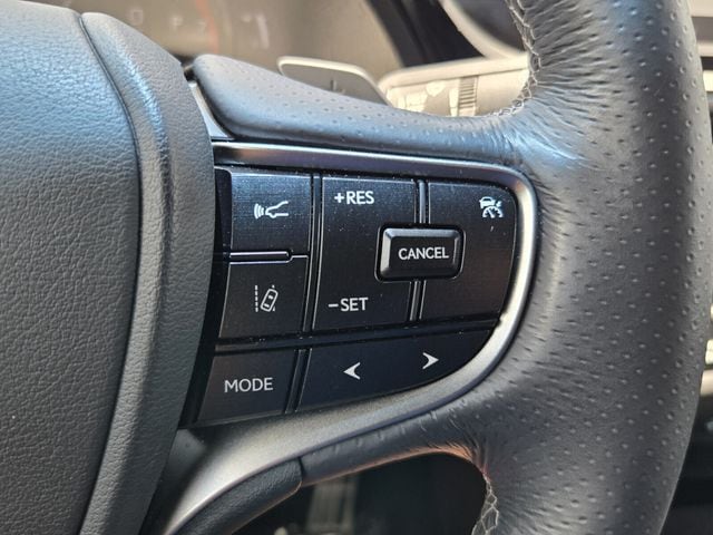 2024 Lexus ES Hybrid 300h F SPORT Handling - Photo 23