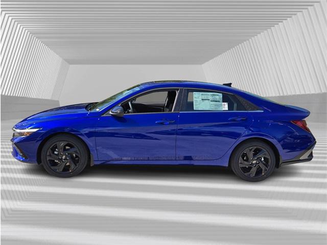 2026 Hyundai Elantra SEL Sport photo 2
