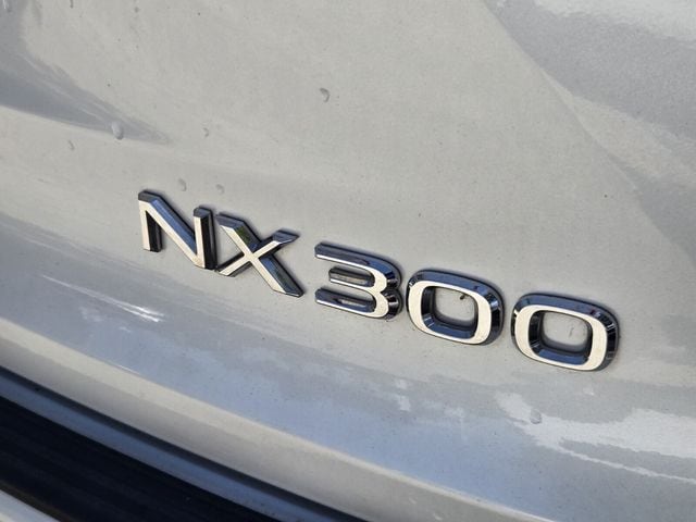 2020 Lexus NX 300 - Photo 10