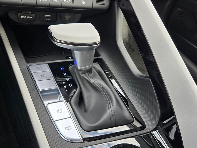 2026 Hyundai Elantra Limited - Photo 12
