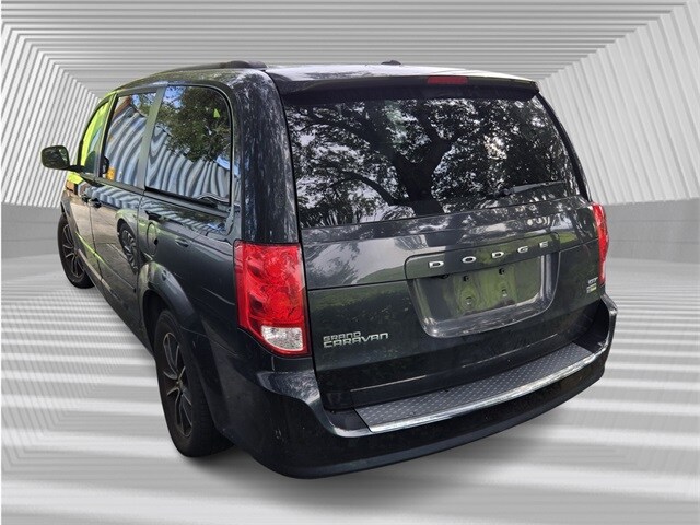 2017 Dodge Grand Caravan GT photo 3