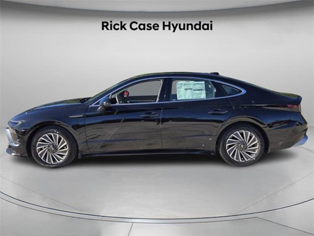 New 2025 Hyundai Sonata Hybrid SEL Sedan