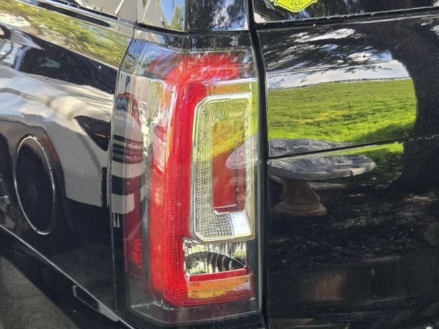 2020 GMC Yukon XL SLT - Photo 8