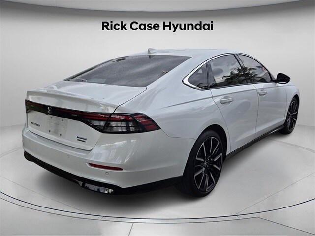 2023 Honda Accord Hybrid Touring photo 3