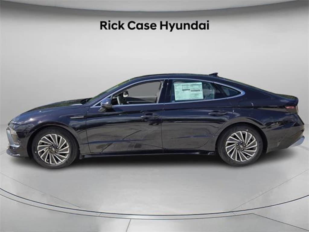 New 2025 Hyundai Sonata Hybrid SEL Sedan