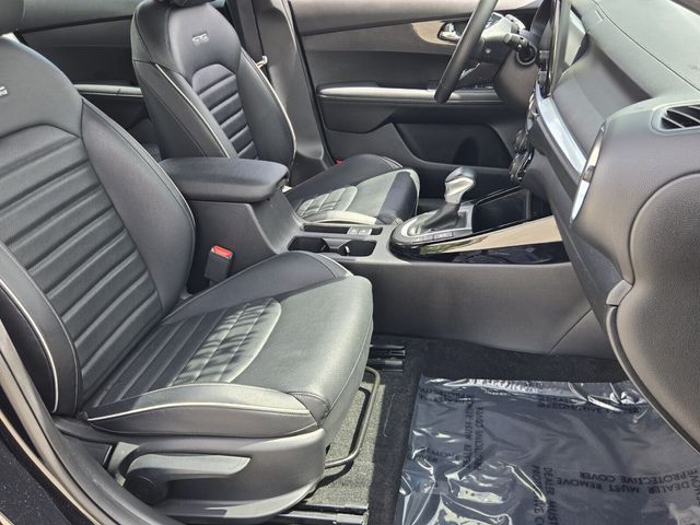 2023 Kia Forte GT-Line - Photo 16