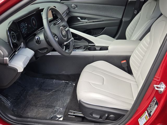 2025 Hyundai Elantra Limited - Photo 10