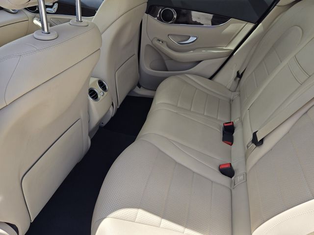 2022 Mercedes-Benz GLC GLC300 - Photo 11