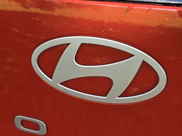 2024 Hyundai Kona SE - Photo 11