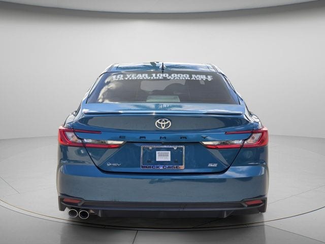 2025 Toyota Camry SE - Photo 6