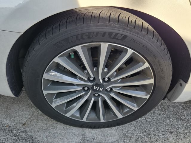 2018 Kia Cadenza Premium - Photo 11