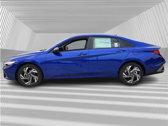 2025 Hyundai Elantra SEL Sport photo 2