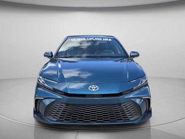 2025 Toyota Camry SE - Photo 4