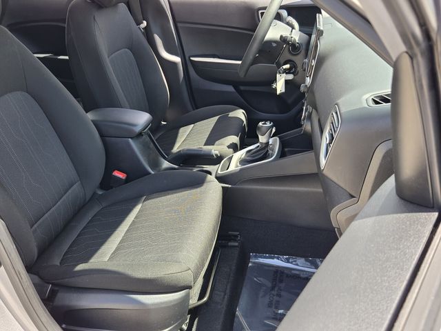 2025 Hyundai Venue SE - Photo 15