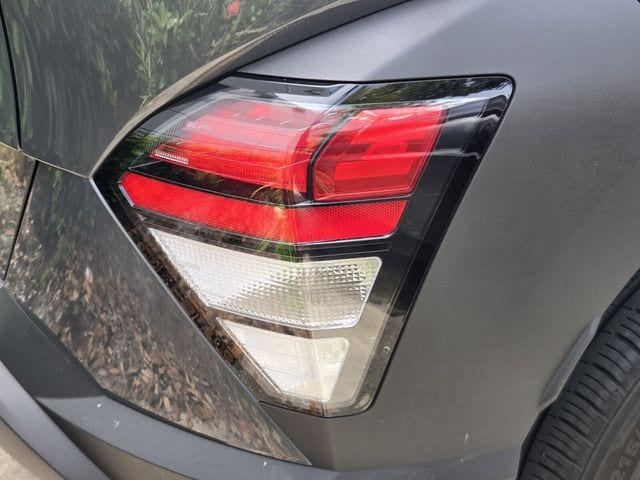 2025 Hyundai Kona SE - Photo 7