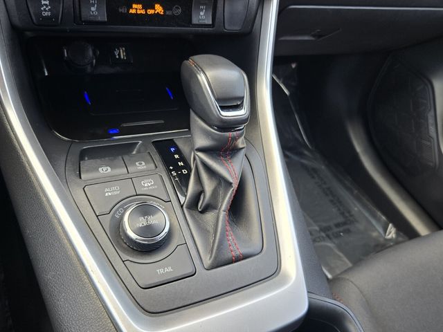 2023 Toyota RAV4 SE - Photo 20