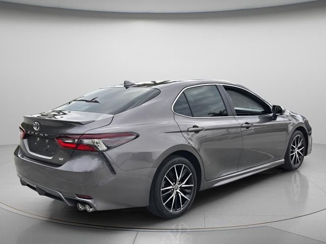 2024 Toyota Camry SE - Photo 7