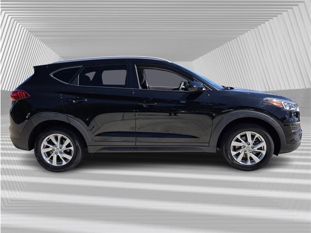 2021 Hyundai Tucson Value photo 2