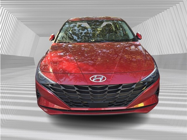 2023 Hyundai Elantra SEL photo 2