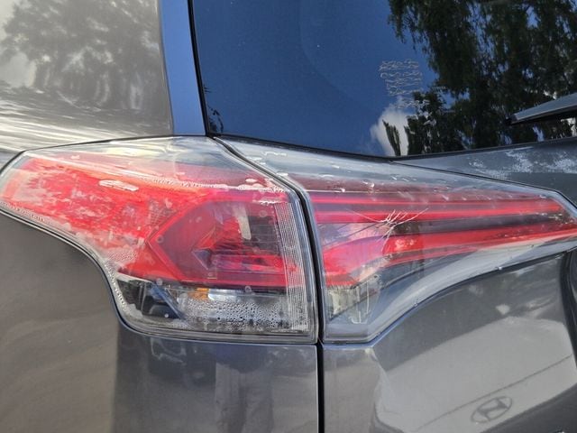 2016 Toyota RAV4 XLE - Photo 8