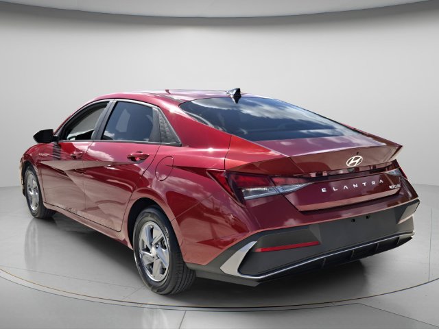 Used 2024 Hyundai Elantra SE Sedan