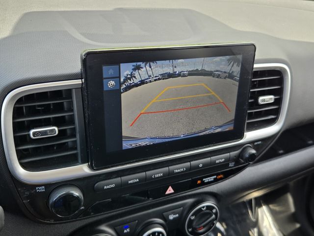 2025 Hyundai Venue SE - Photo 18