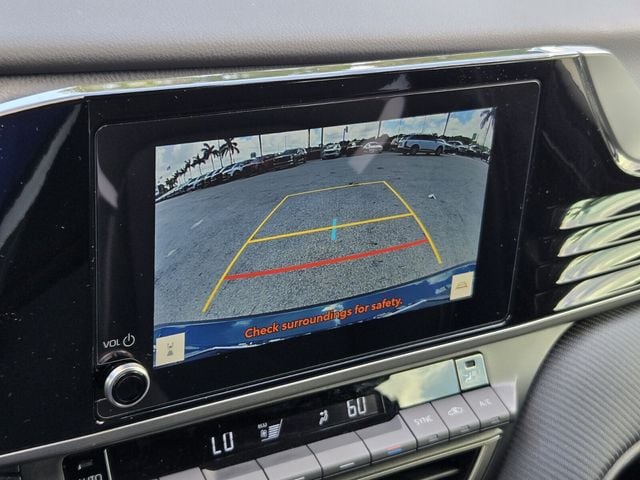 2025 Toyota Camry SE - Photo 19