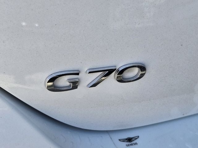 2023 GENESIS G70 Standard - Photo 10