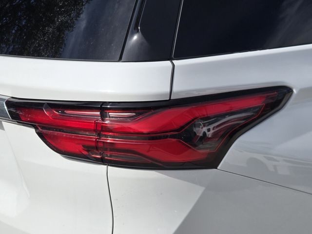 2023 Chevrolet Traverse High Country - Photo 9