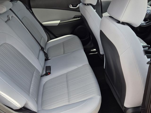 2023 Hyundai Kona SEL - Photo 17