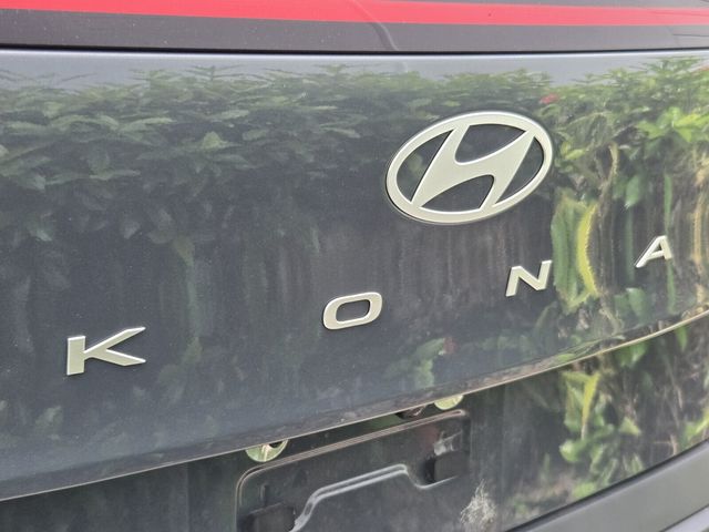 2025 Hyundai Kona SE - Photo 9