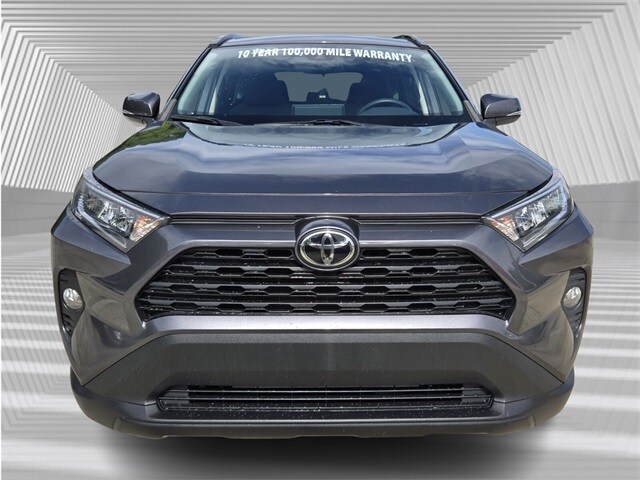2021 Toyota RAV4 XLE photo 3