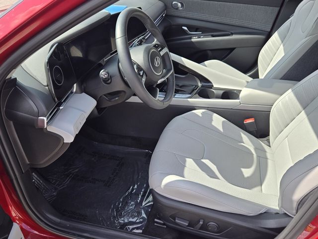 2025 Hyundai Elantra Limited - Photo 10