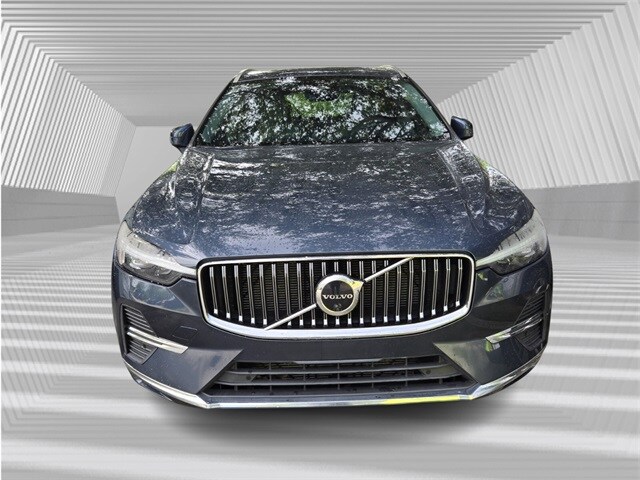 2022 Volvo XC60 B5 Inscription photo 2