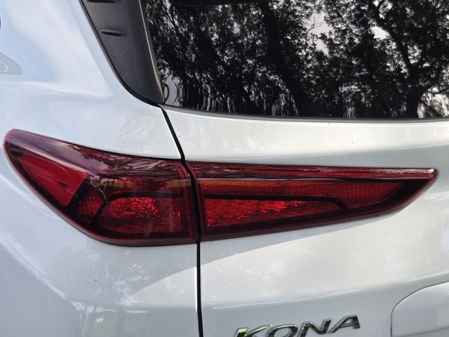 2022 Hyundai Kona SEL - Photo 7